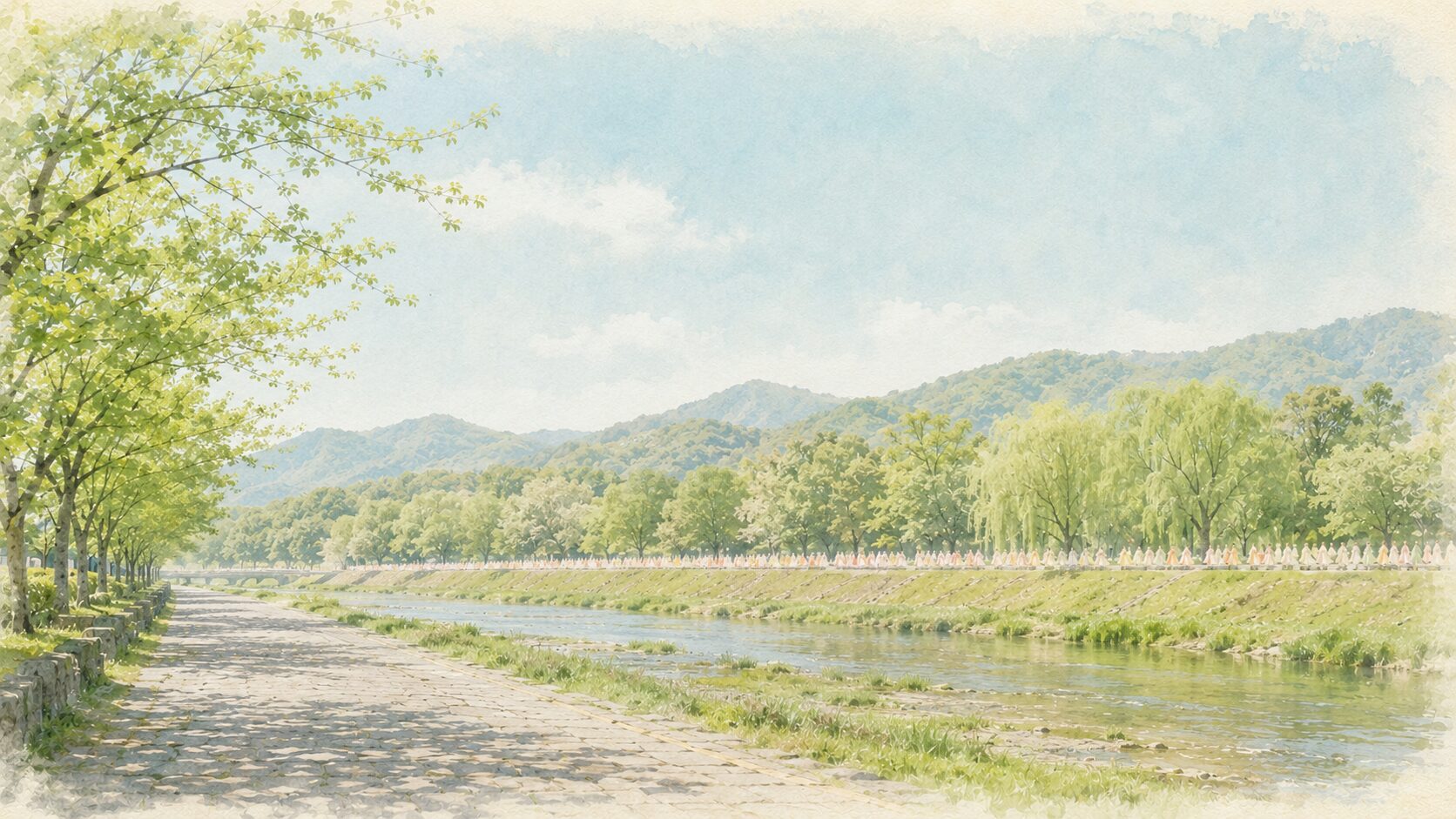 5 月中旬の賀茂川堤の遠景。画面下半分に石畳の沿道と若々しい青葉並木、画面中央には平安装束の行列のシルエットが遠景で薄く描かれる(人物の顔や具体的な装束のディテールは識別できない距離)。画面奥には穏やかな初夏の青空が広がる。葵祭路頭の儀の華やぎを遠景で控えめに伝える画像